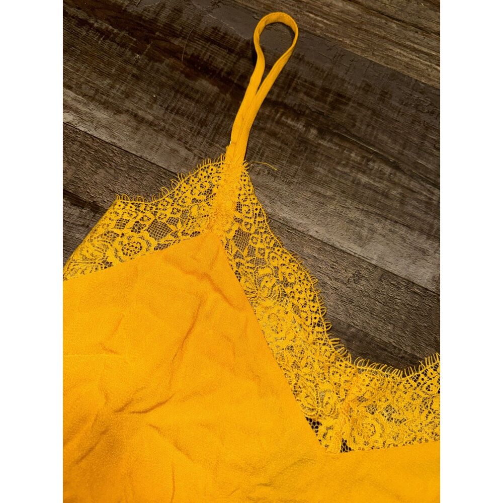 NWT Forever 21 Yellow Lace Trim Cami Tanktop Size Medium - Picture 2 of 6
